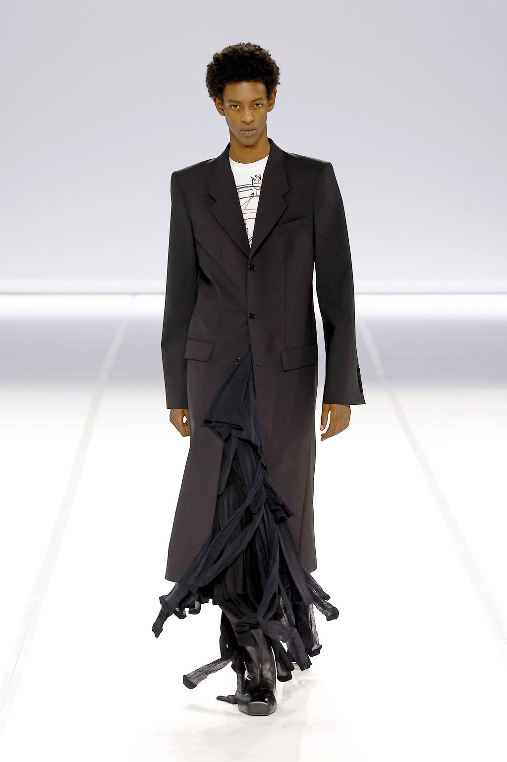 Fashion Week Paris Spring/Summer 2025 look 41 from the Alainpaul collection womenswear