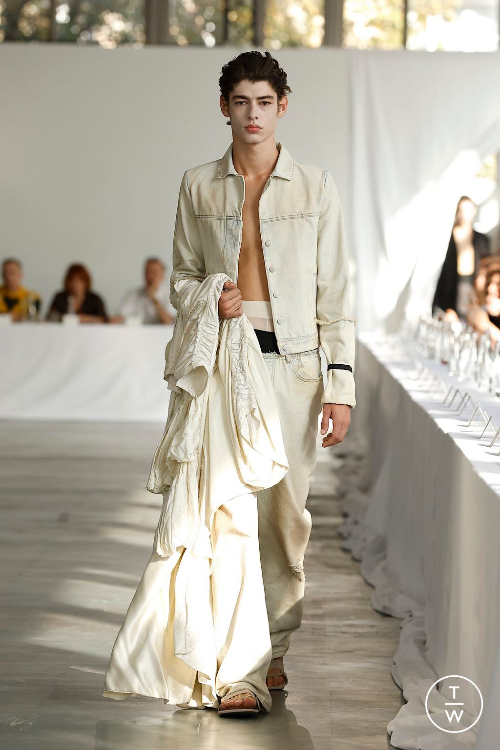 Fashion Week Paris Spring/Summer 2026 look 19 from the Alainpaul collection womenswear
