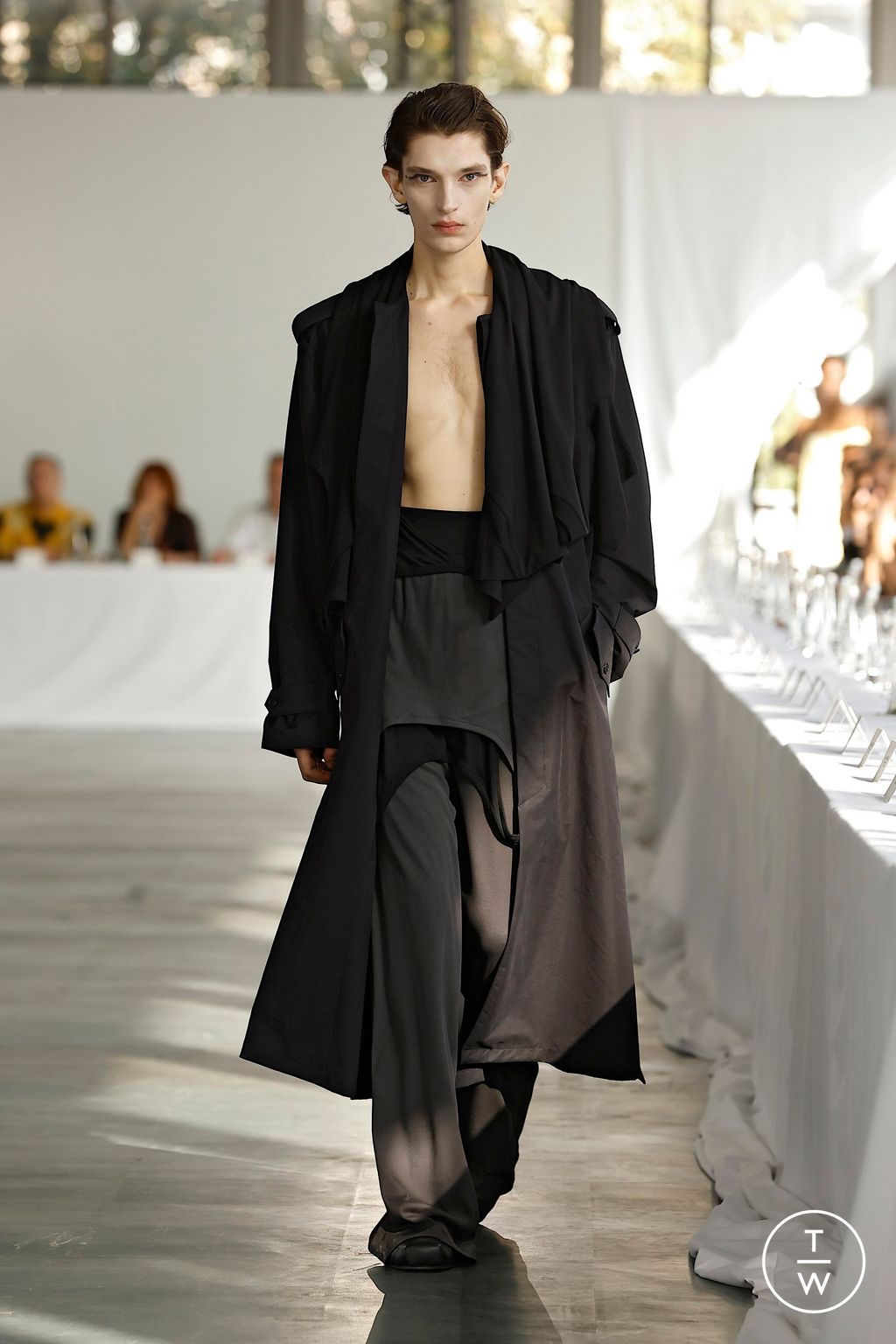 Fashion Week Paris Spring/Summer 2026 look 21 de la collection Alainpaul womenswear