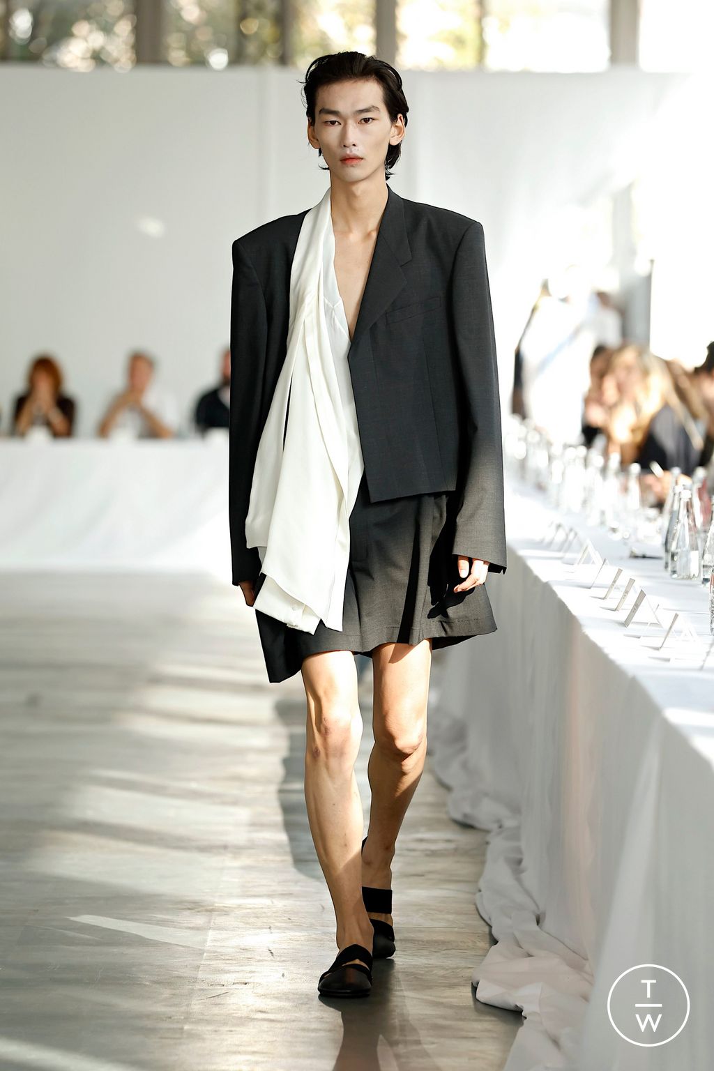 Fashion Week Paris Spring/Summer 2026 look 27 from the Alainpaul collection womenswear