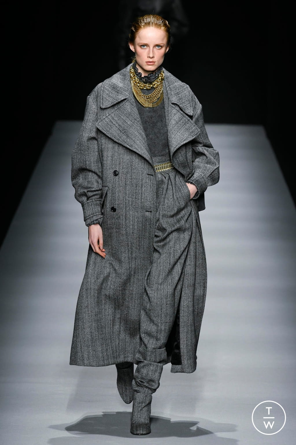 Fashion Week Milan Fall/Winter 2020 look 4 from the Alberta Ferretti collection womenswear