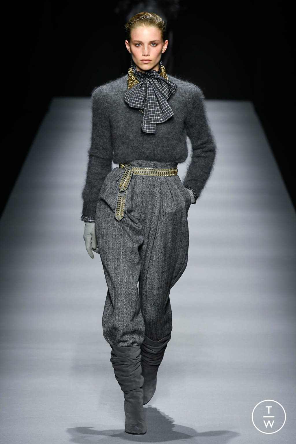 Fashion Week Milan Fall/Winter 2020 look 8 from the Alberta Ferretti collection womenswear