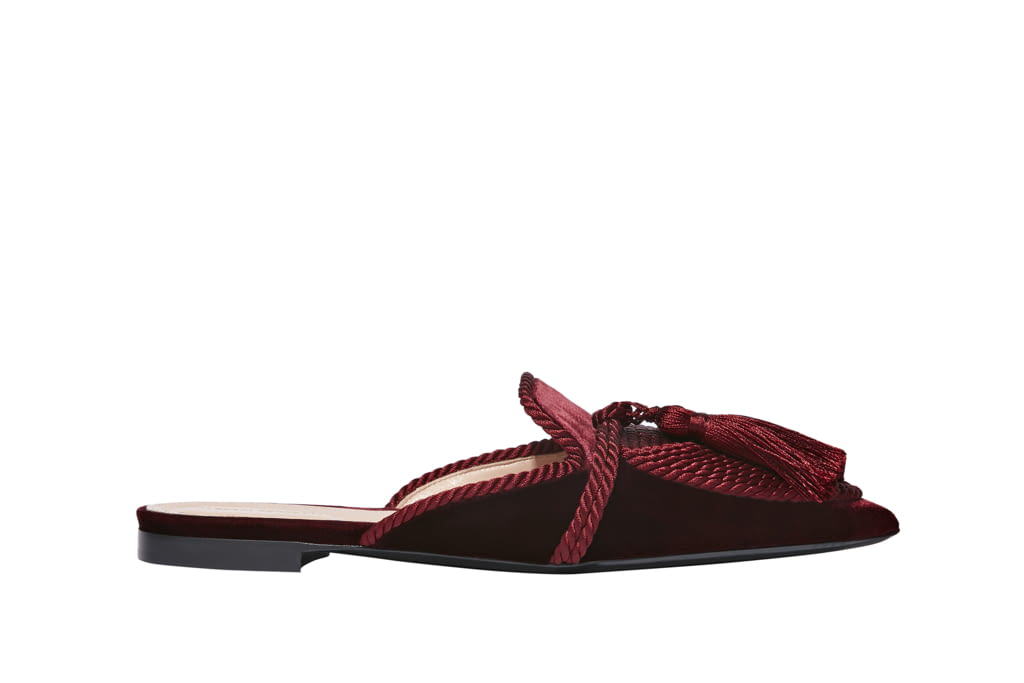 Fashion Week Milan Fall/Winter 2018 look 13 from the Alberta Ferretti collection womenswear accessories