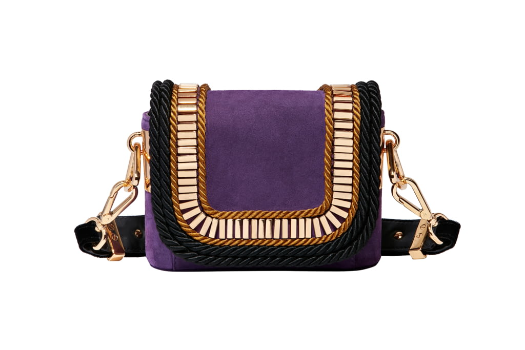 Fashion Week Milan Fall/Winter 2018 look 17 from the Alberta Ferretti collection womenswear accessories