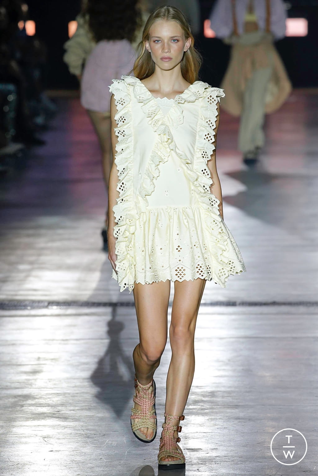 Alberta Ferretti S/S19 womenswear #10 - Fashion Search Engine - TAGWALK