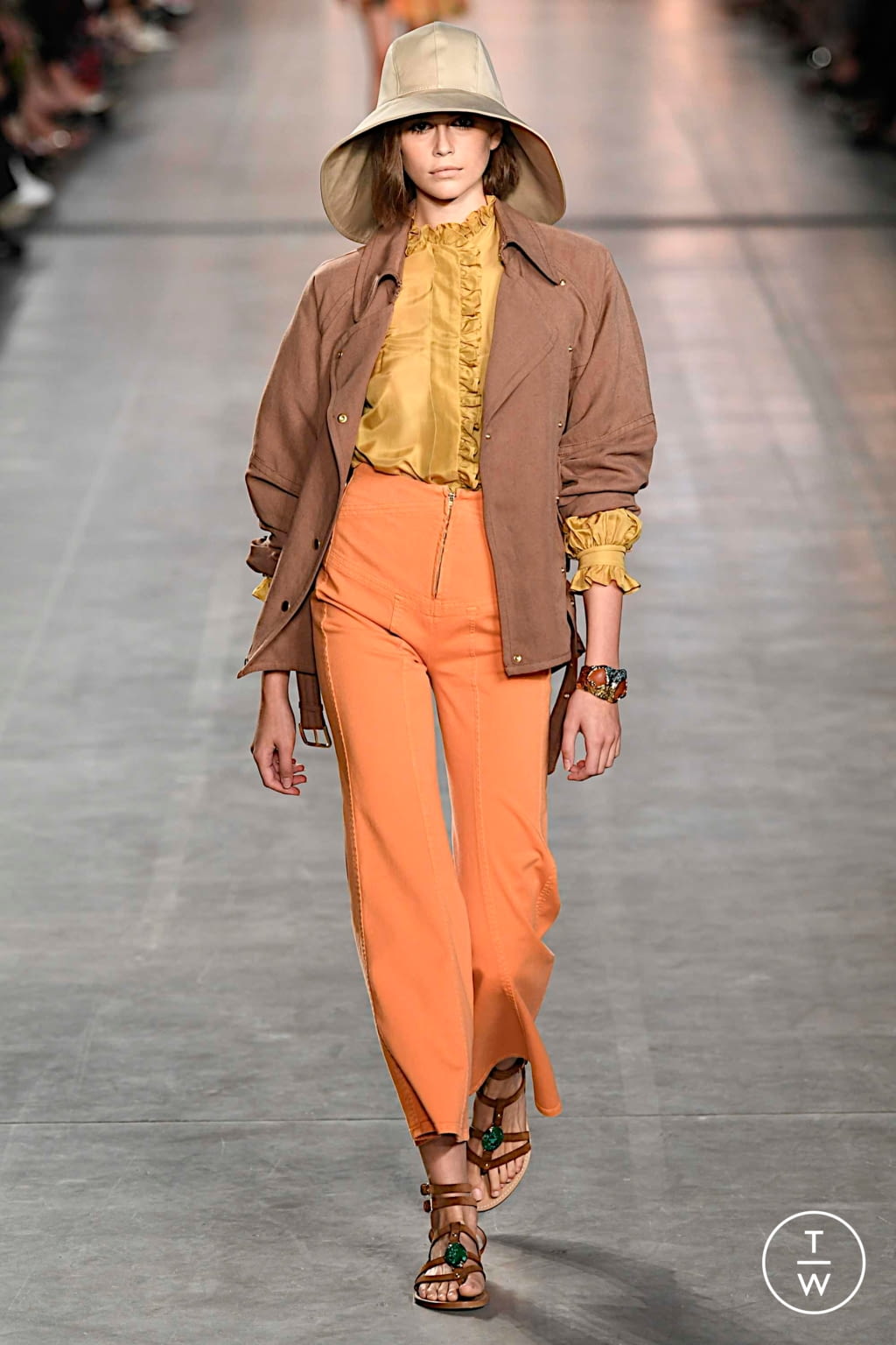 Fashion Week Milan Spring/Summer 2020 look 1 from the Alberta Ferretti collection 女装