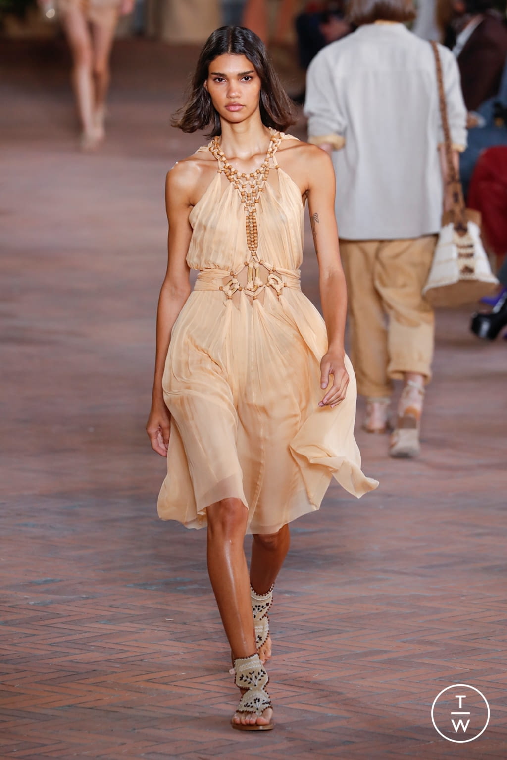 Fashion Week Milan Spring/Summer 2021 look 12 from the Alberta Ferretti collection 女装