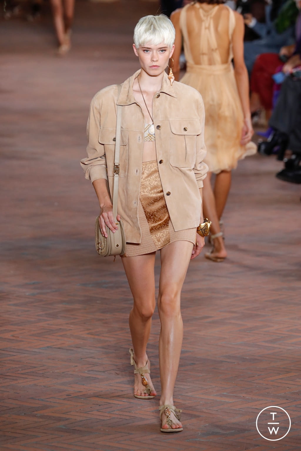 Fashion Week Milan Spring/Summer 2021 look 13 from the Alberta Ferretti collection 女装