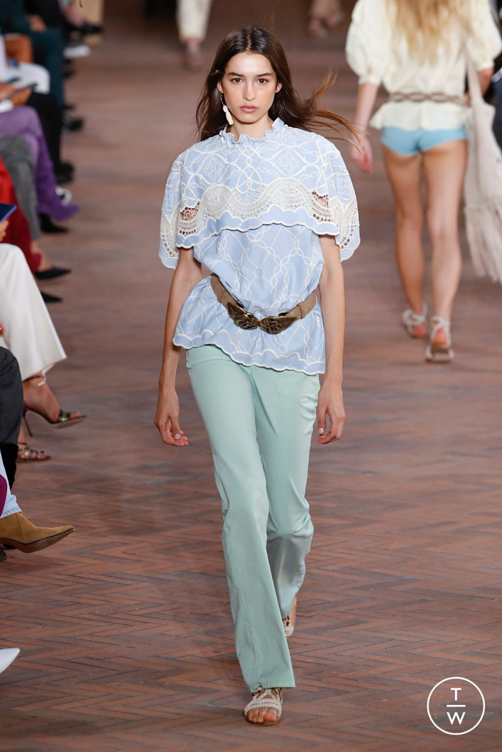 Fashion Week Milan Spring/Summer 2021 look 24 from the Alberta Ferretti collection 女装
