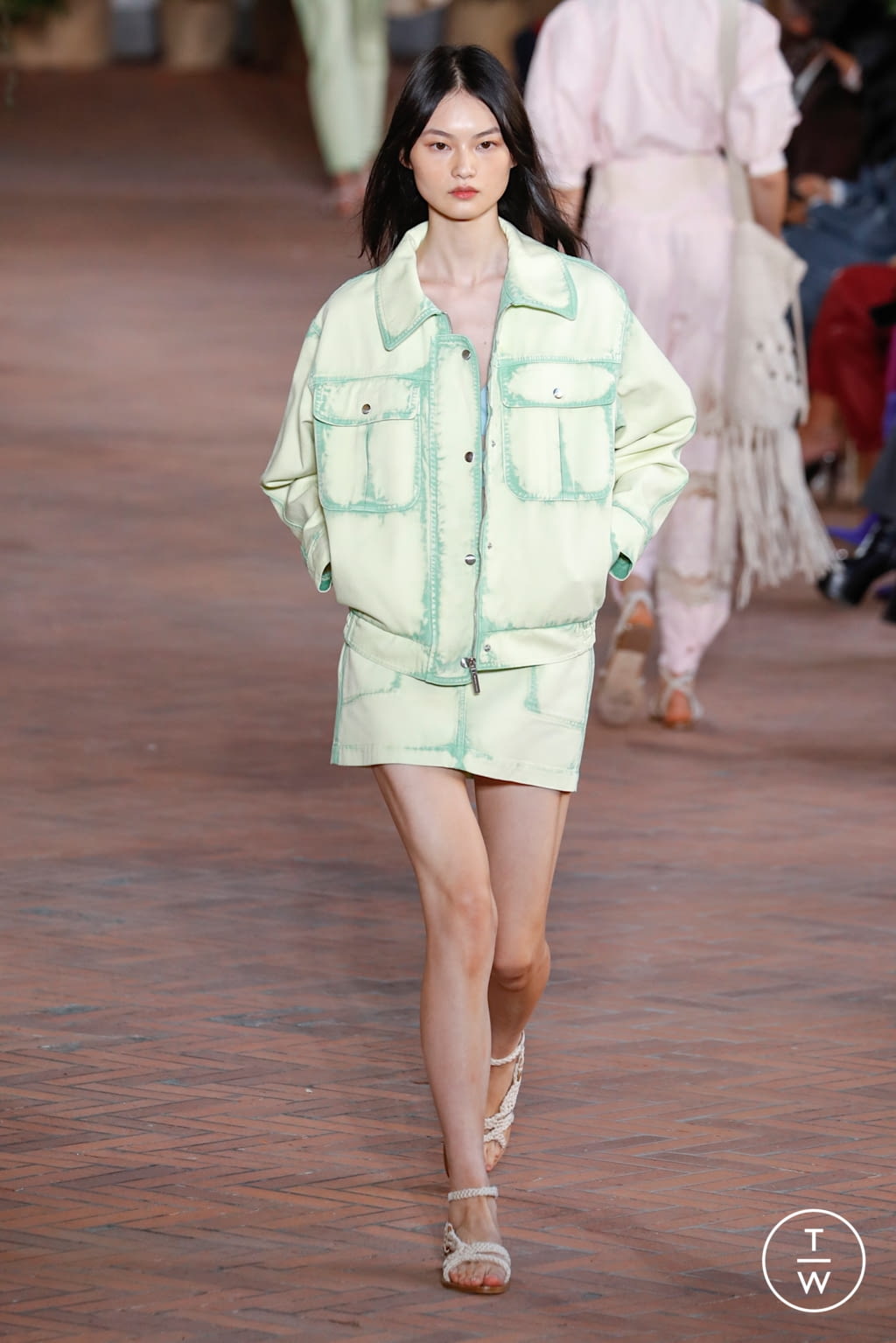 Fashion Week Milan Spring/Summer 2021 look 29 from the Alberta Ferretti collection 女装