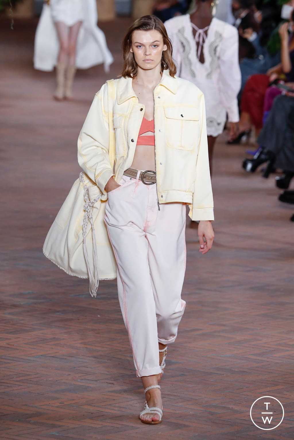 Fashion Week Milan Spring/Summer 2021 look 33 from the Alberta Ferretti collection 女装