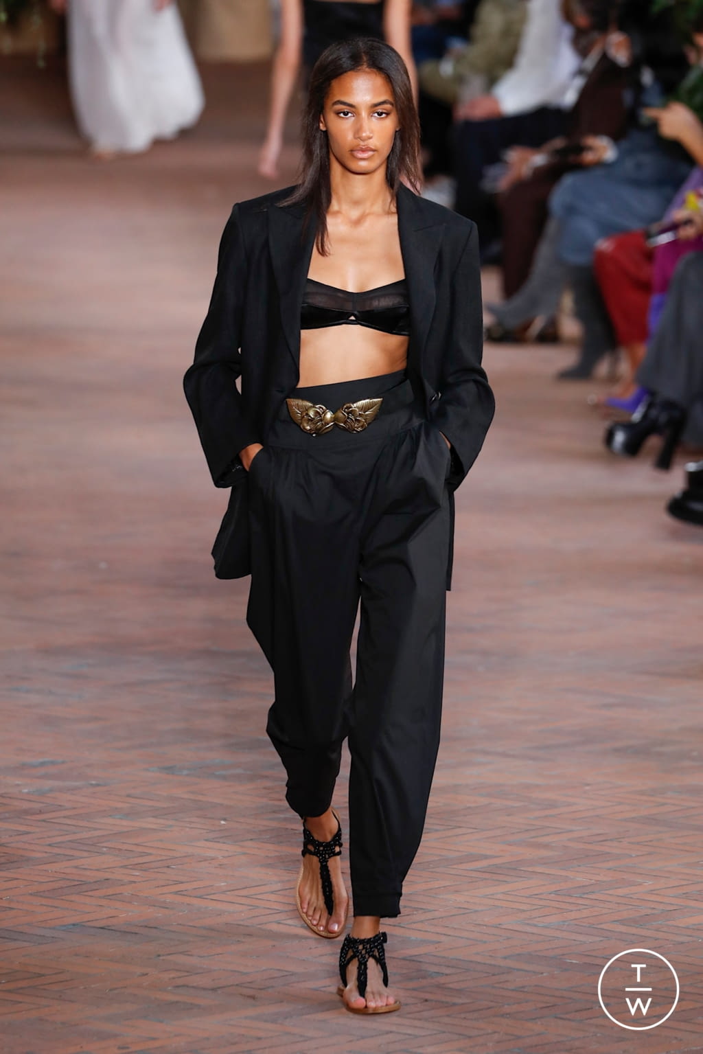 Fashion Week Milan Spring/Summer 2021 look 42 from the Alberta Ferretti collection 女装