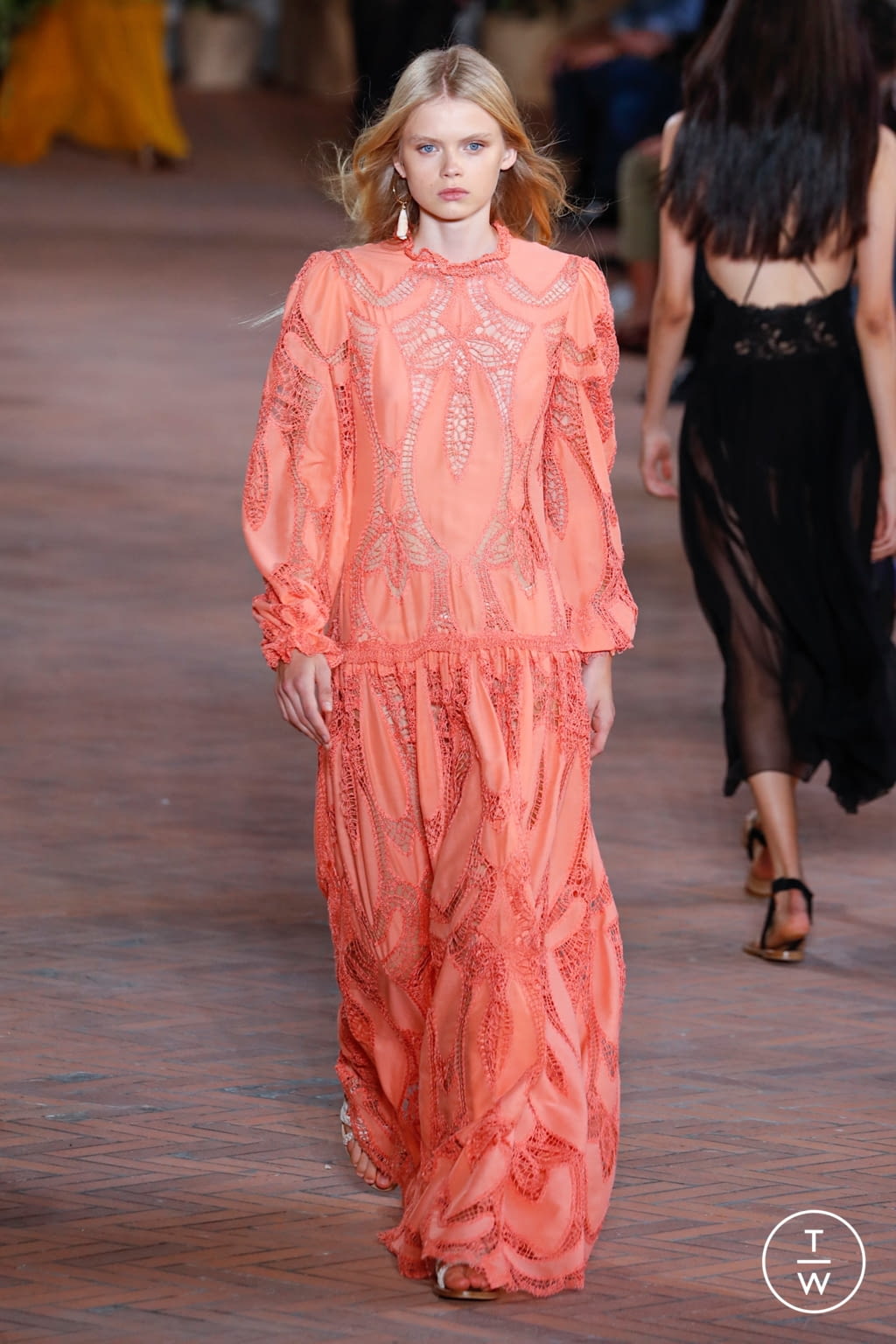 Fashion Week Milan Spring/Summer 2021 look 49 from the Alberta Ferretti collection 女装