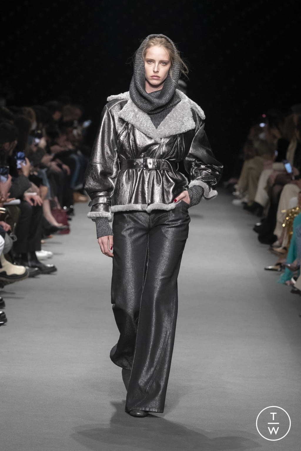 Fashion Week Milan Fall/Winter 2022 look 9 from the Alberta Ferretti collection womenswear