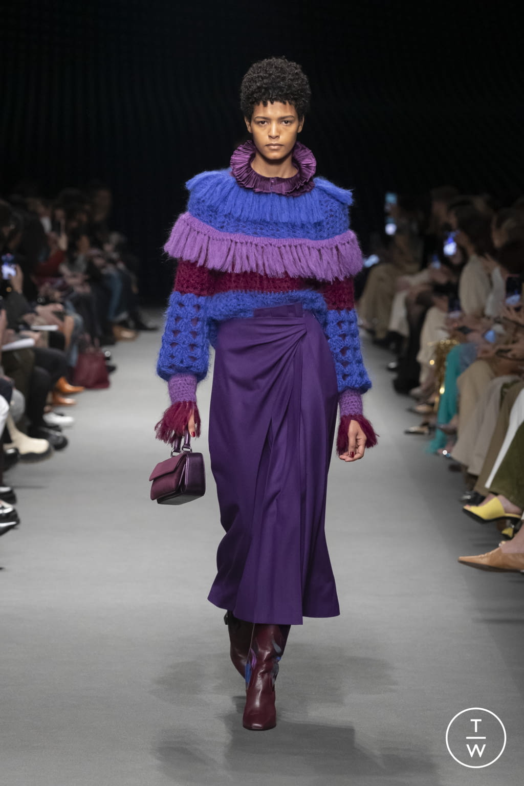 Fashion Week Milan Fall/Winter 2022 look 18 from the Alberta Ferretti collection 女装