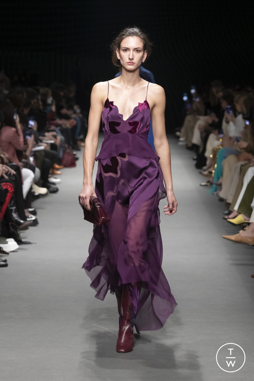 Fashion Week Milan Fall/Winter 2022 look 20 from the Alberta Ferretti collection womenswear