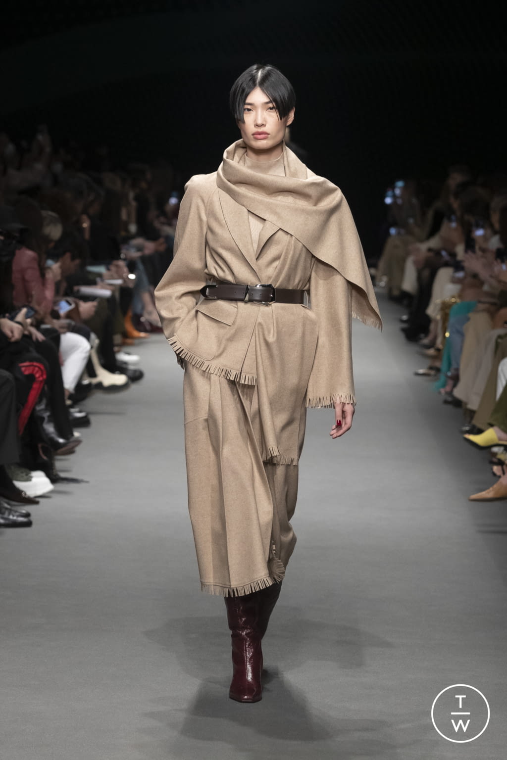 Fashion Week Milan Fall/Winter 2022 look 28 from the Alberta Ferretti collection womenswear