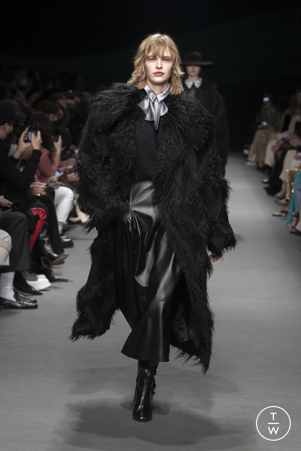 Fashion Week Milan Fall/Winter 2022 look 29 from the Alberta Ferretti collection womenswear