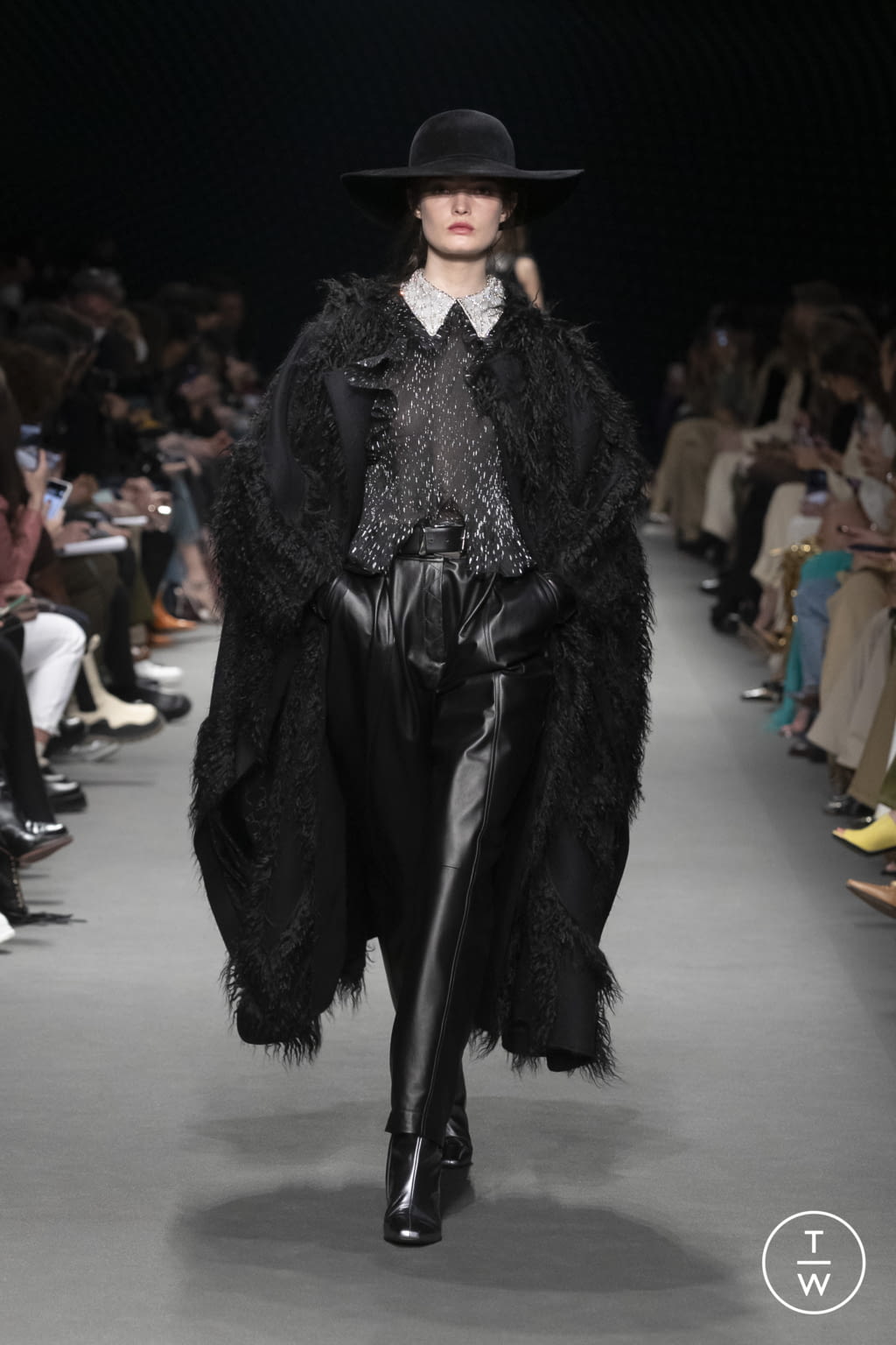 Fashion Week Milan Fall/Winter 2022 look 30 from the Alberta Ferretti collection womenswear