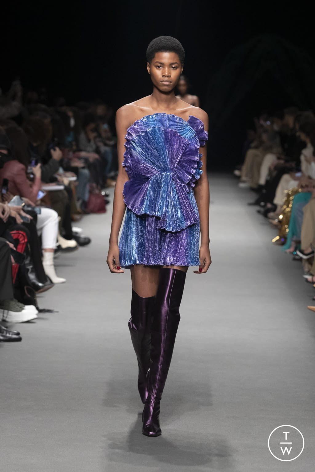 Fashion Week Milan Fall/Winter 2022 look 42 from the Alberta Ferretti collection womenswear