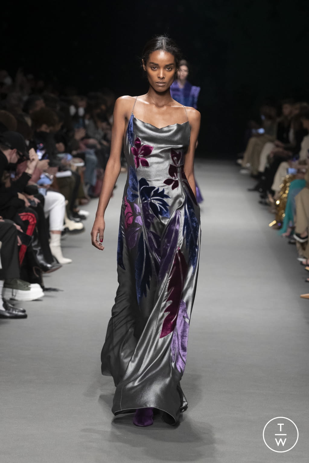Fashion Week Milan Fall/Winter 2022 look 43 de la collection Alberta Ferretti womenswear