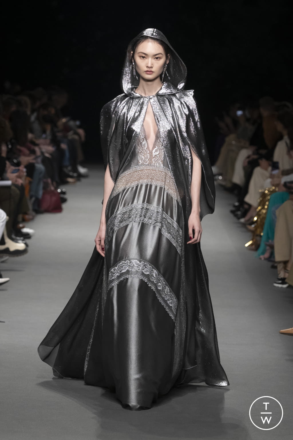Fashion Week Milan Fall/Winter 2022 look 52 from the Alberta Ferretti collection womenswear