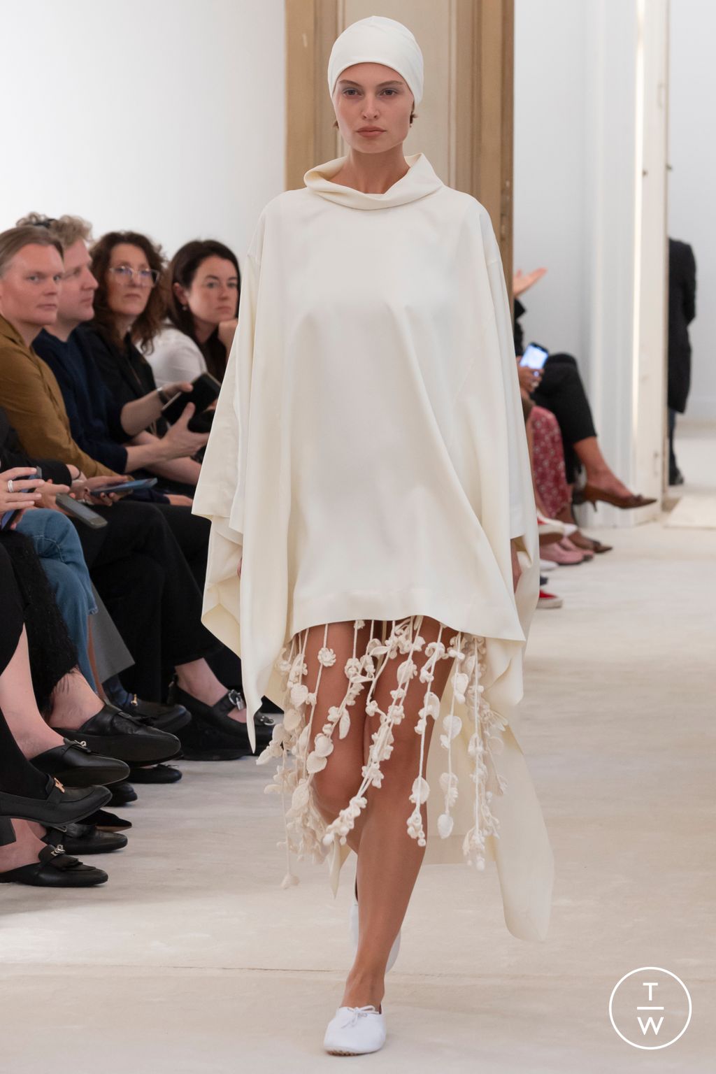Fashion Week Milan Spring/Summer 2026 look 2 from the Alberta Ferretti collection womenswear