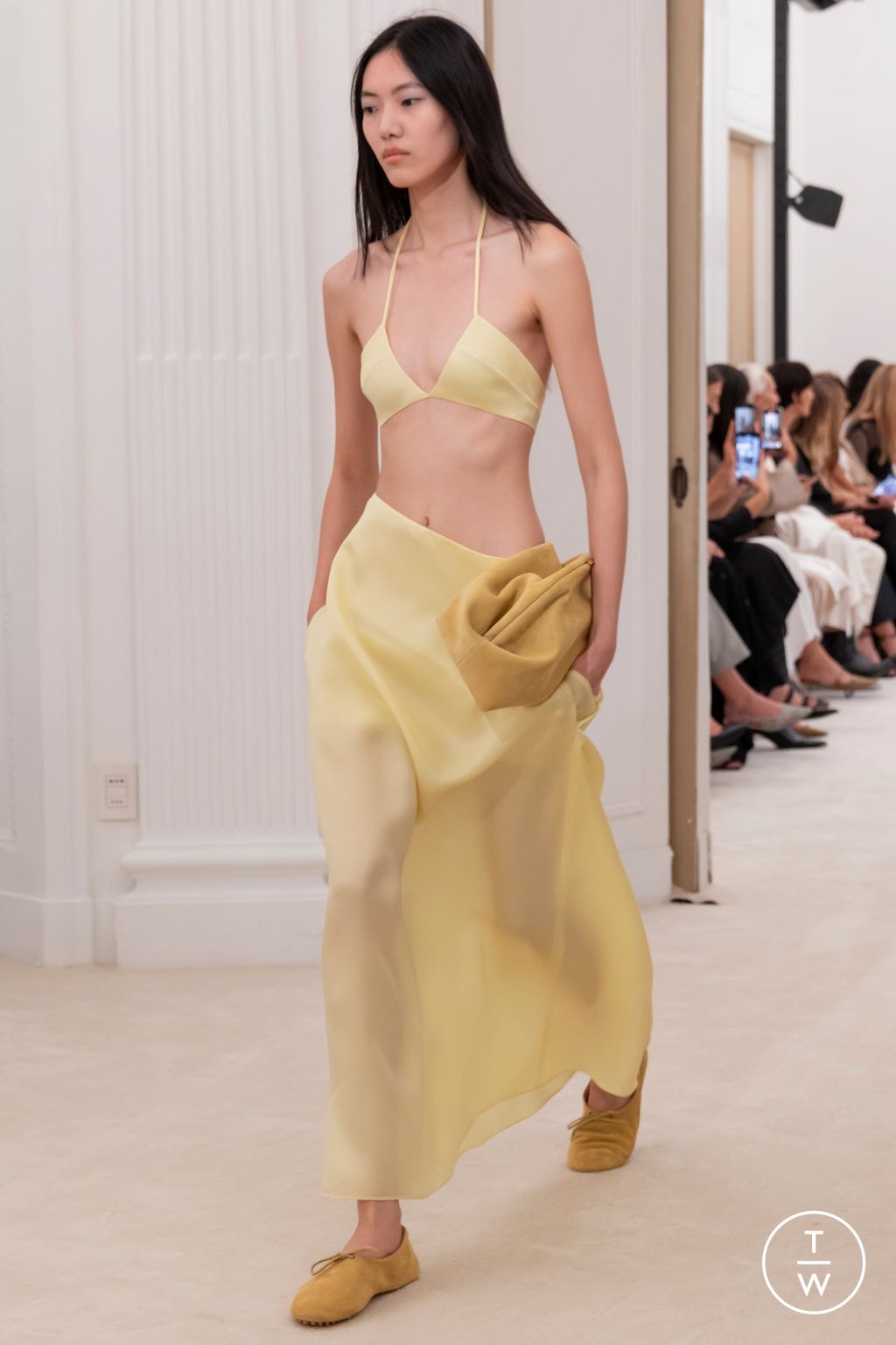 Fashion Week Milan Spring/Summer 2026 look 33 from the Alberta Ferretti collection womenswear