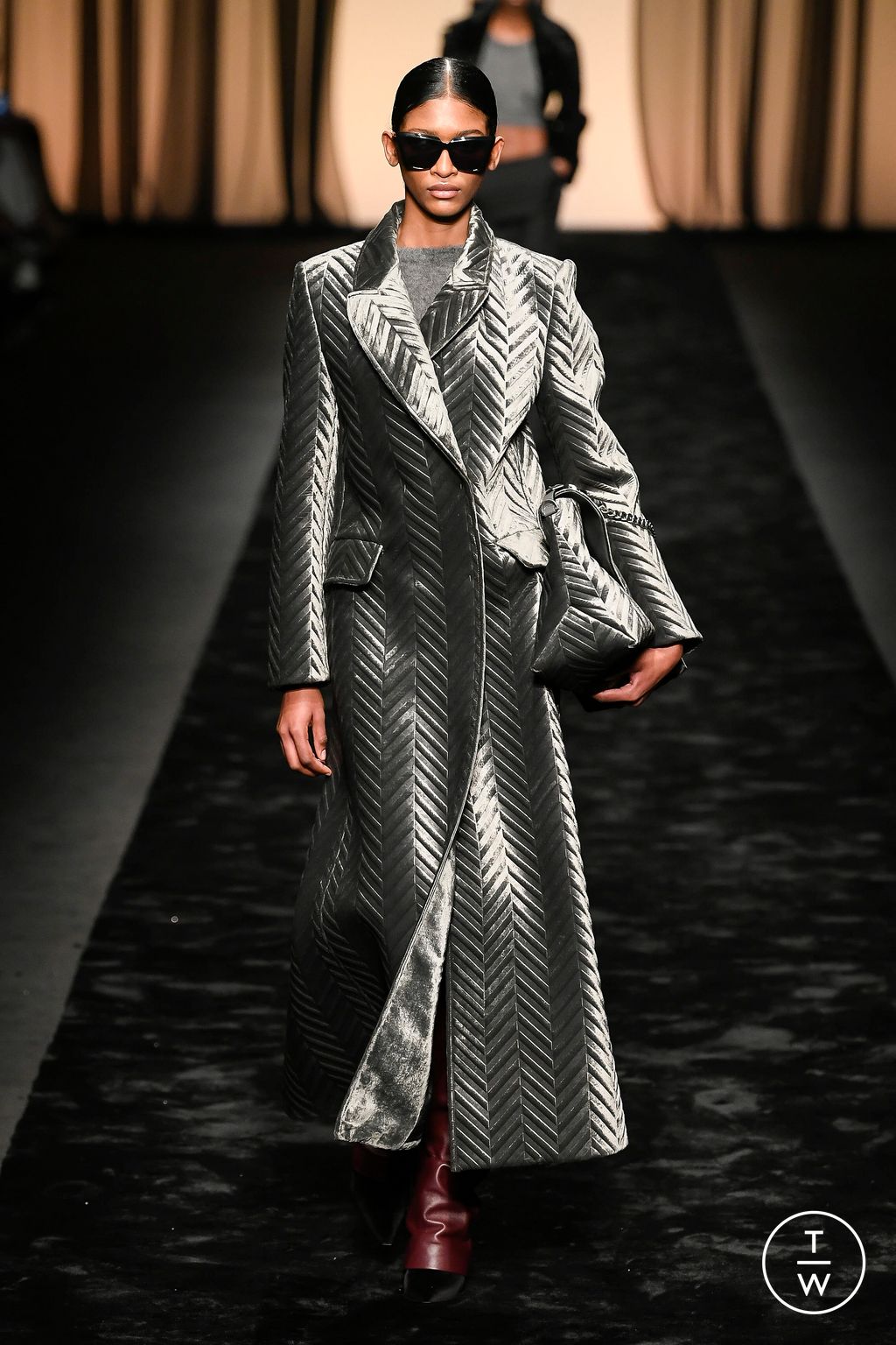Fashion Week Milan Fall/Winter 2023 look 3 from the Alberta Ferretti collection womenswear