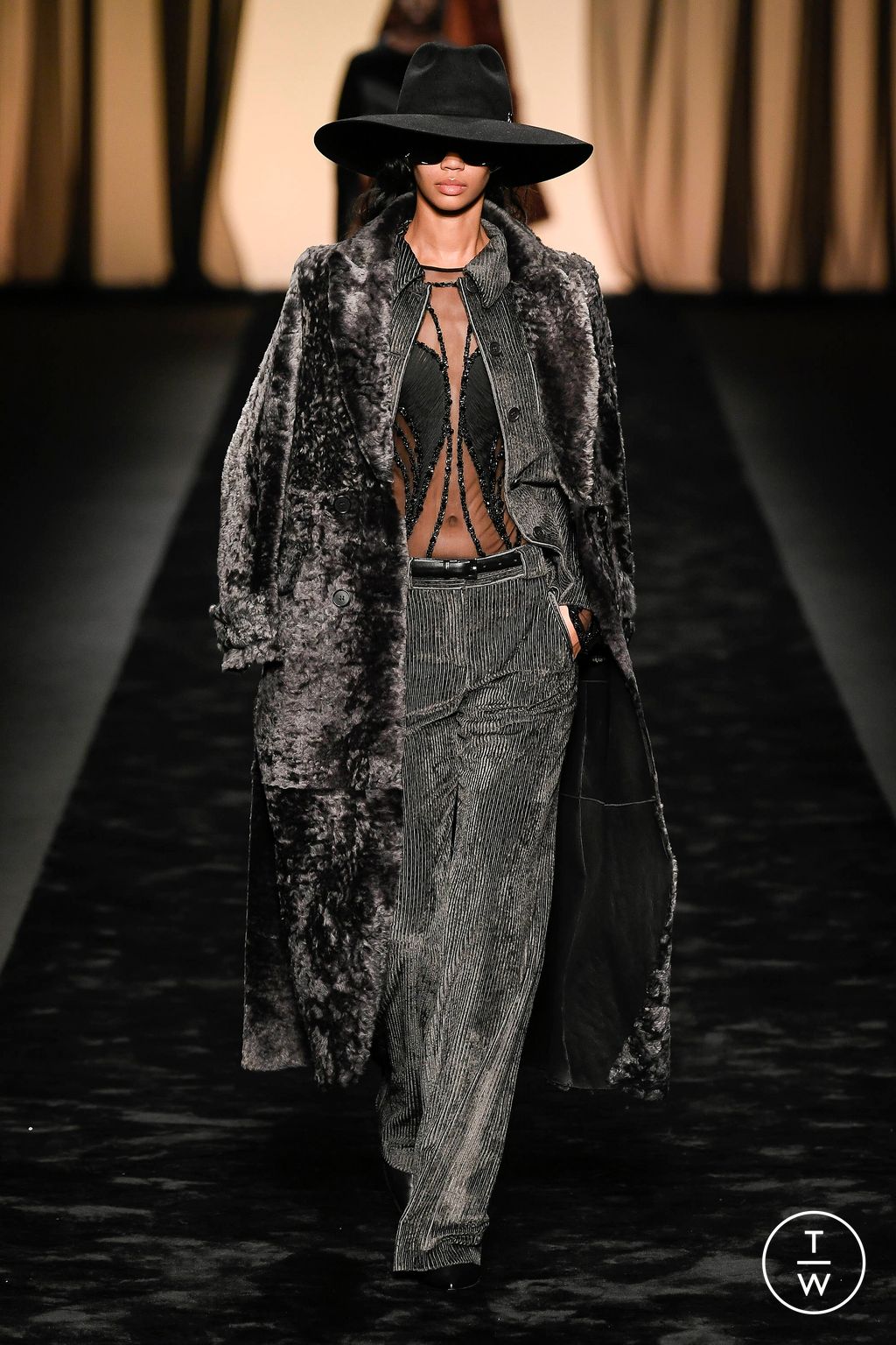 Fashion Week Milan Fall/Winter 2023 look 13 from the Alberta Ferretti collection womenswear
