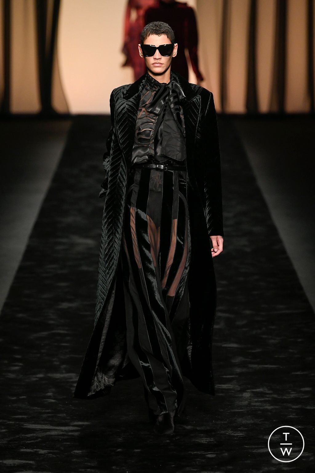 Fashion Week Milan Fall/Winter 2023 look 22 from the Alberta Ferretti collection womenswear
