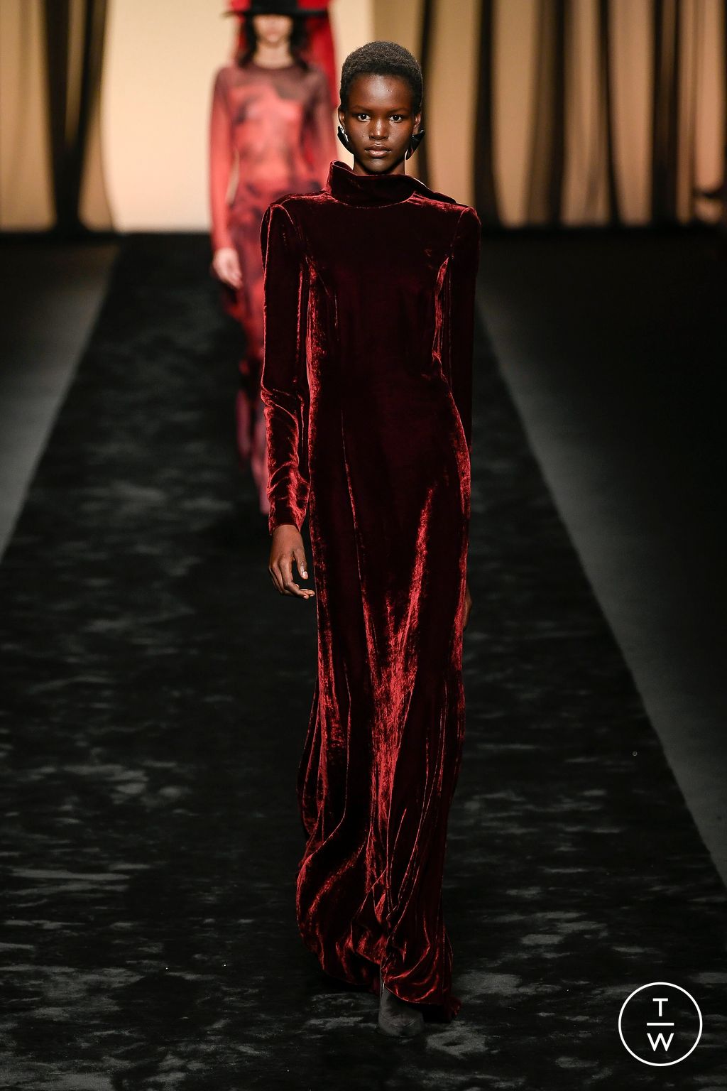 Fashion Week Milan Fall/Winter 2023 look 23 from the Alberta Ferretti collection 女装