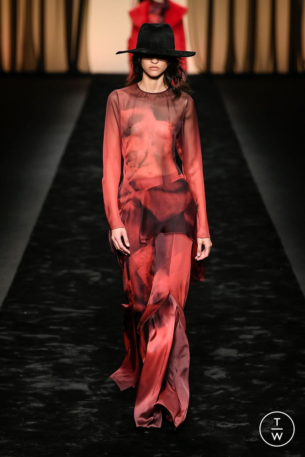 Fashion Week Milan Fall/Winter 2023 look 24 from the Alberta Ferretti collection womenswear