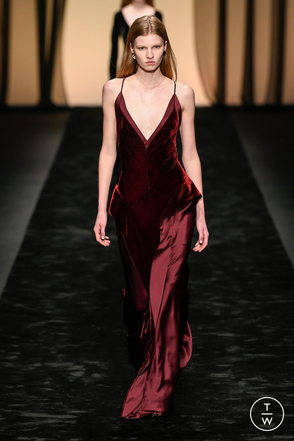 Fashion Week Milan Fall/Winter 2023 look 26 de la collection Alberta Ferretti womenswear