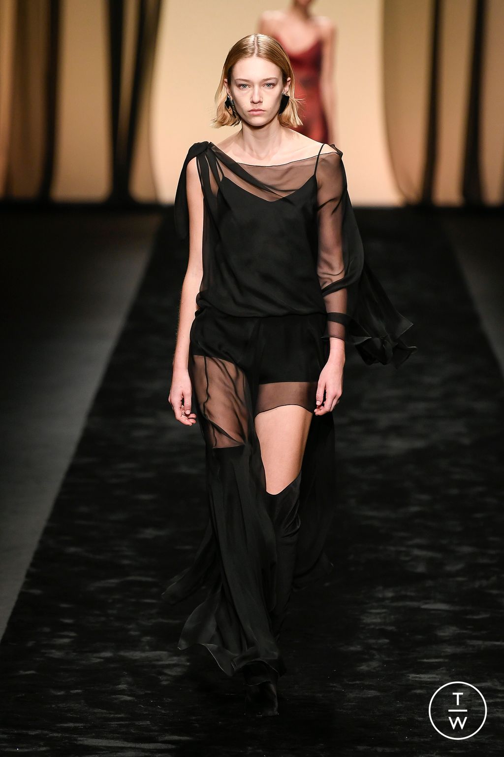 Fashion Week Milan Fall/Winter 2023 look 28 from the Alberta Ferretti collection womenswear