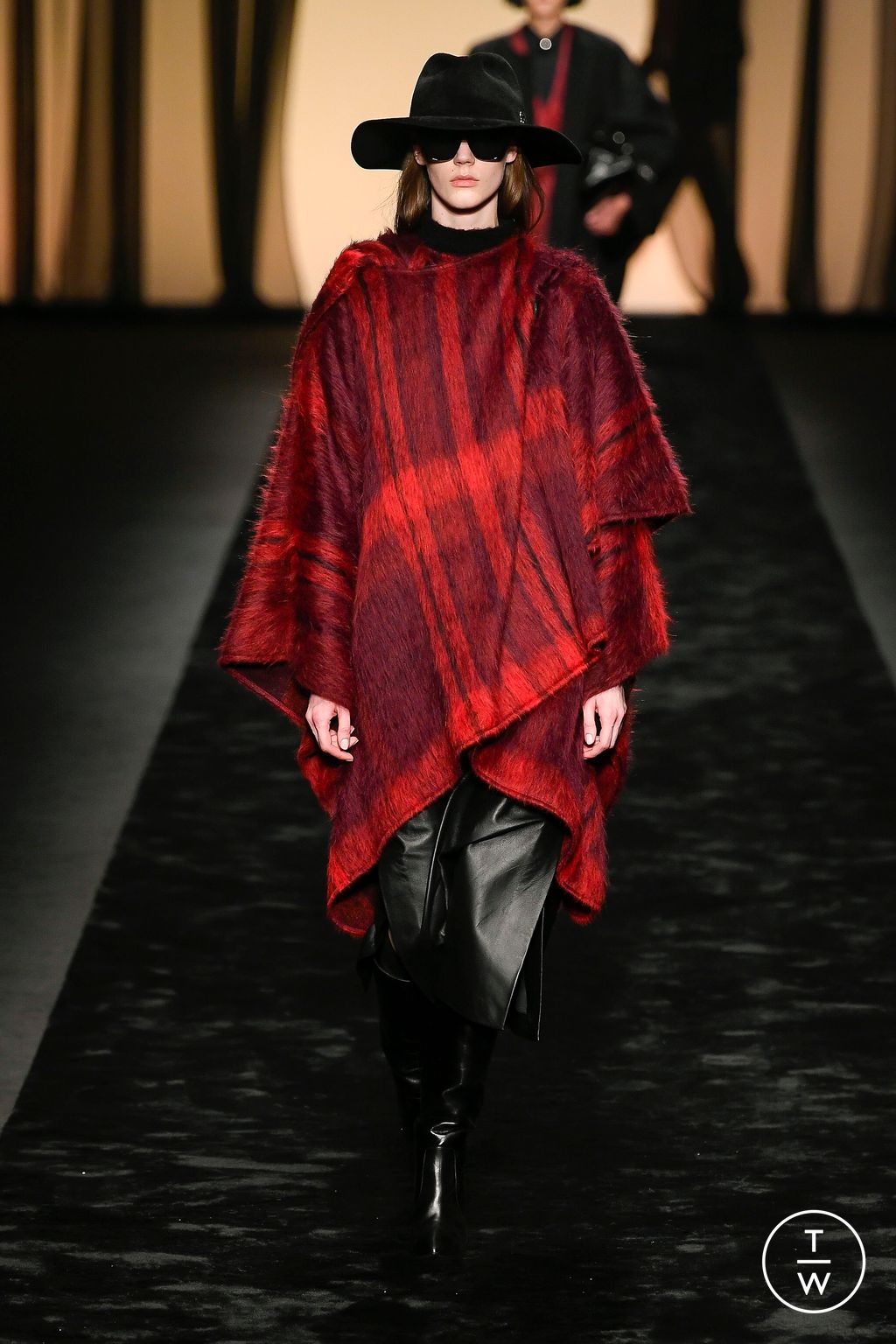 Fashion Week Milan Fall/Winter 2023 look 32 from the Alberta Ferretti collection womenswear