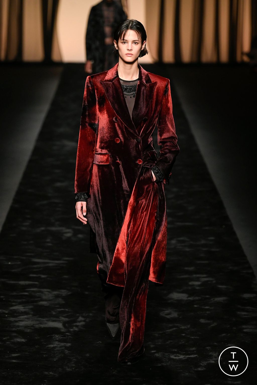 Fashion Week Milan Fall/Winter 2023 look 37 from the Alberta Ferretti collection womenswear