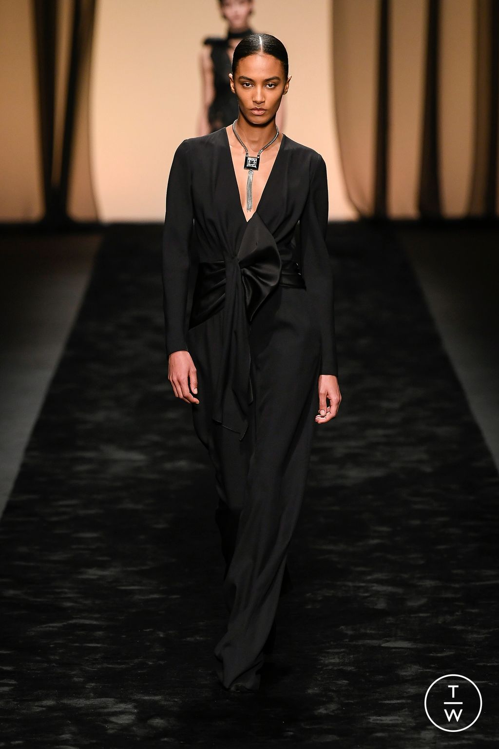 Fashion Week Milan Fall/Winter 2023 look 47 de la collection Alberta Ferretti womenswear