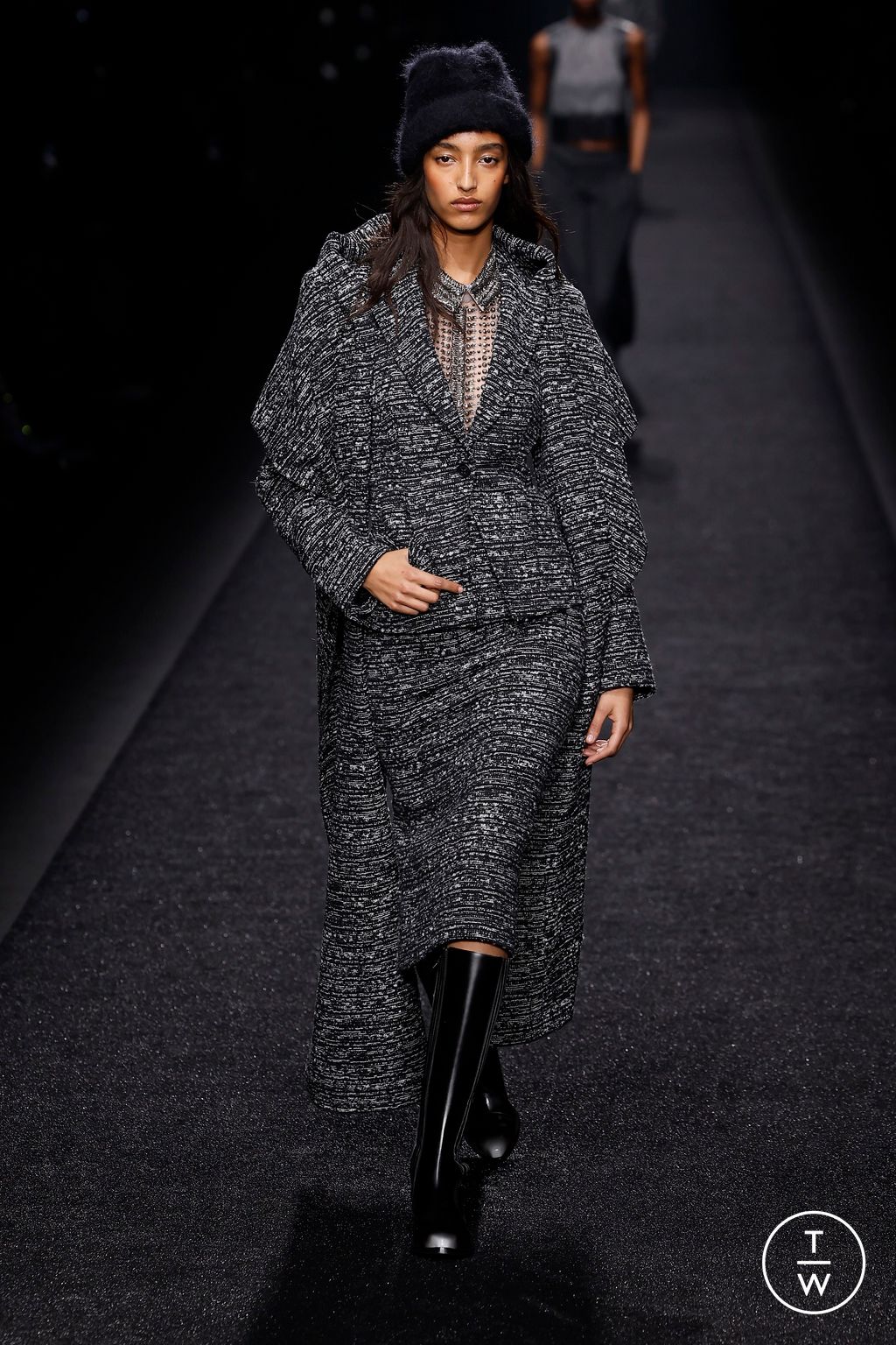 Fashion Week Milan Fall/Winter 2024 look 2 de la collection Alberta Ferretti womenswear