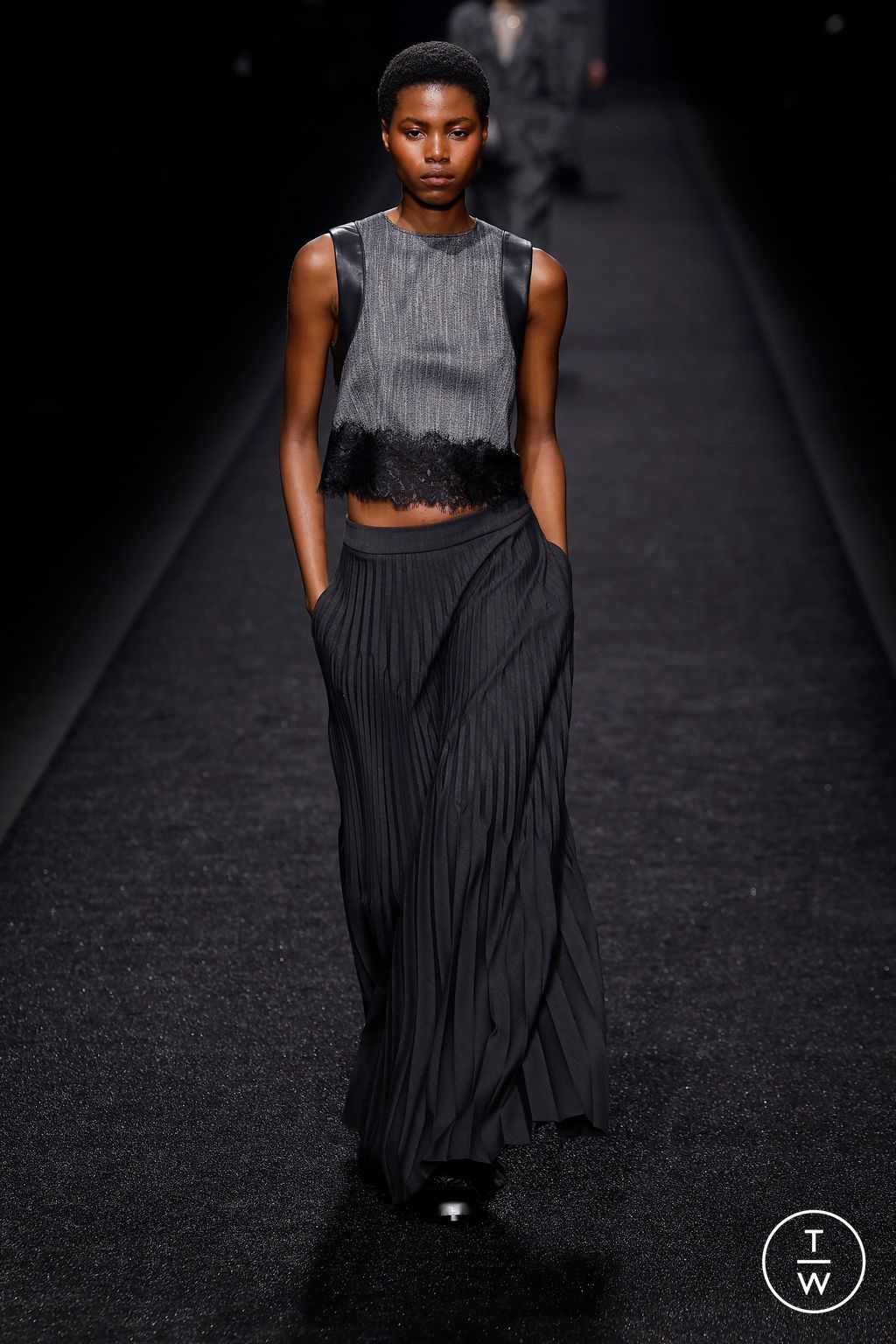 Fashion Week Milan Fall/Winter 2024 look 3 de la collection Alberta Ferretti womenswear