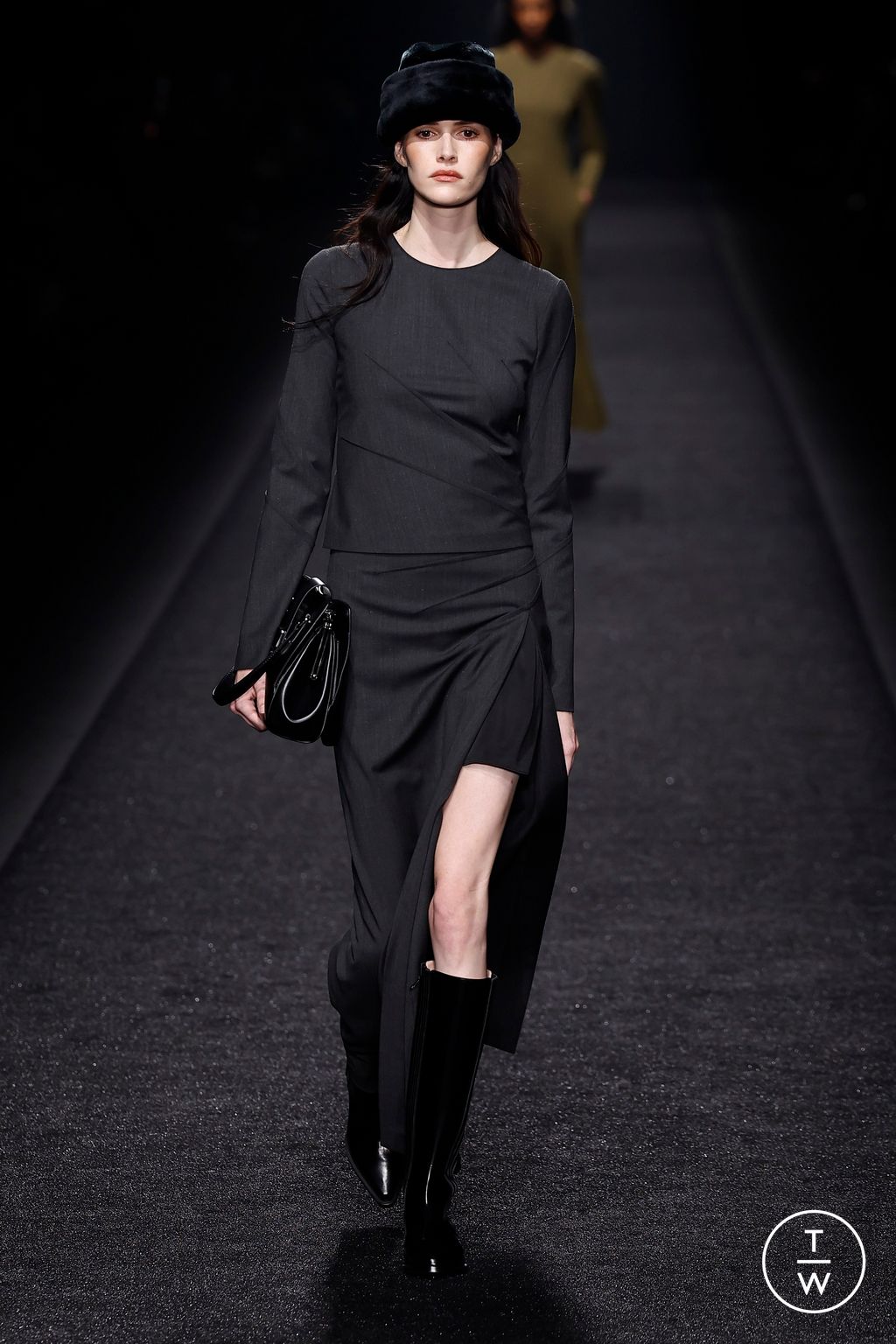 Fashion Week Milan Fall/Winter 2024 look 15 de la collection Alberta Ferretti womenswear