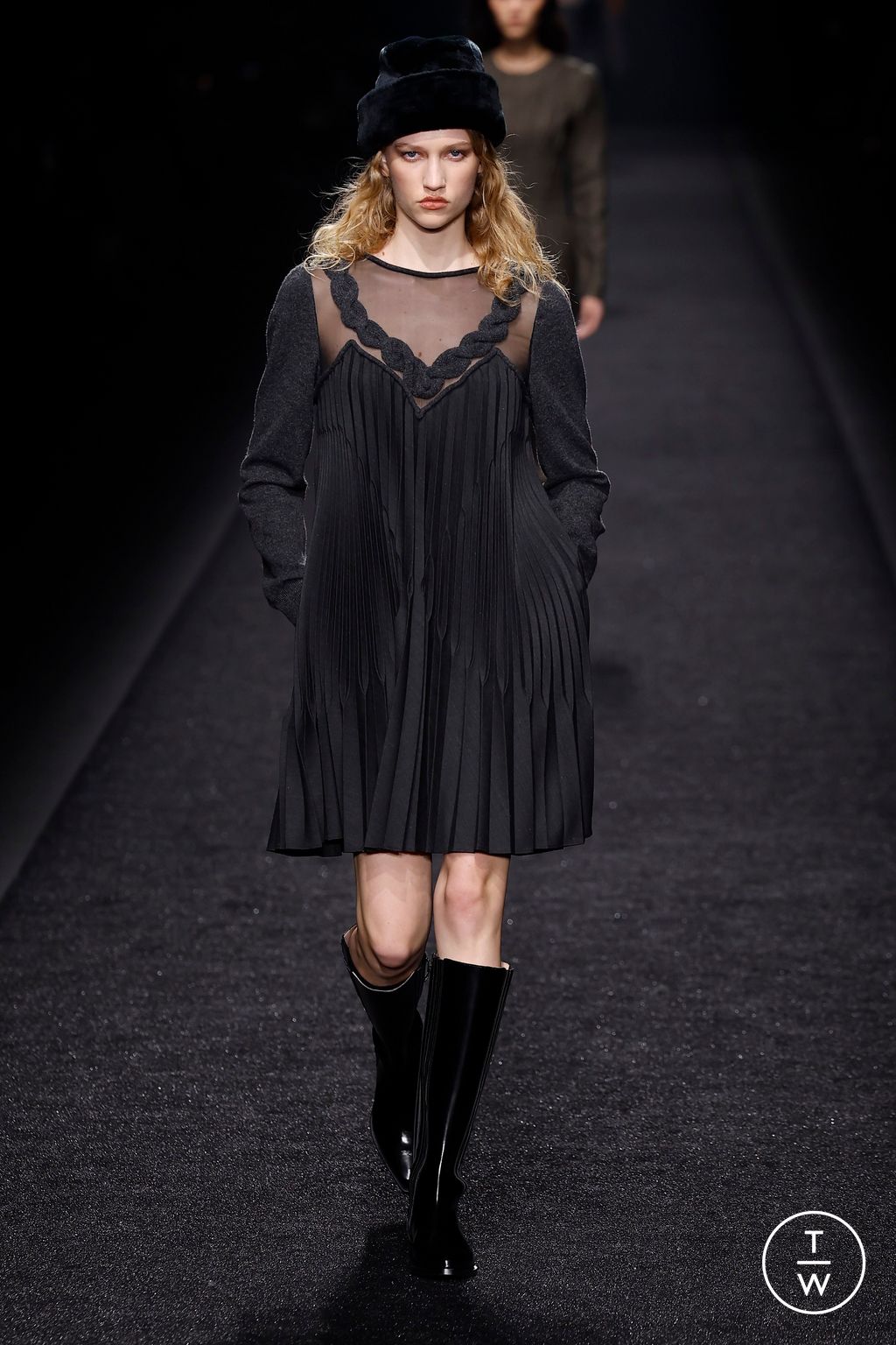 Fashion Week Milan Fall/Winter 2024 look 17 from the Alberta Ferretti collection womenswear