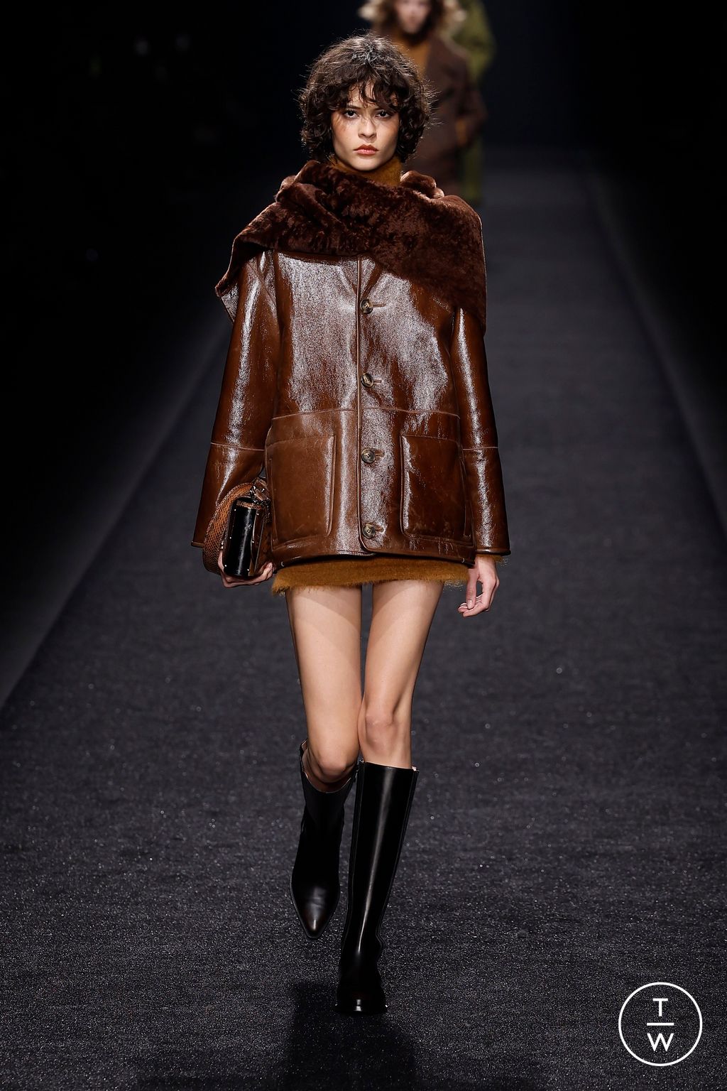 Fashion Week Milan Fall/Winter 2024 look 23 from the Alberta Ferretti collection 女装