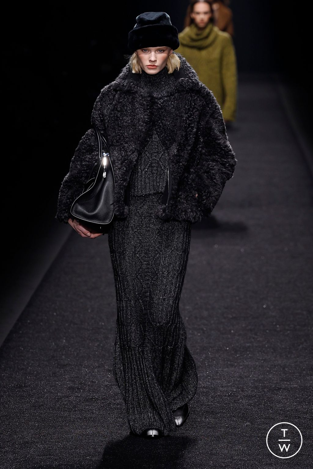 Fashion Week Milan Fall/Winter 2024 look 26 from the Alberta Ferretti collection womenswear