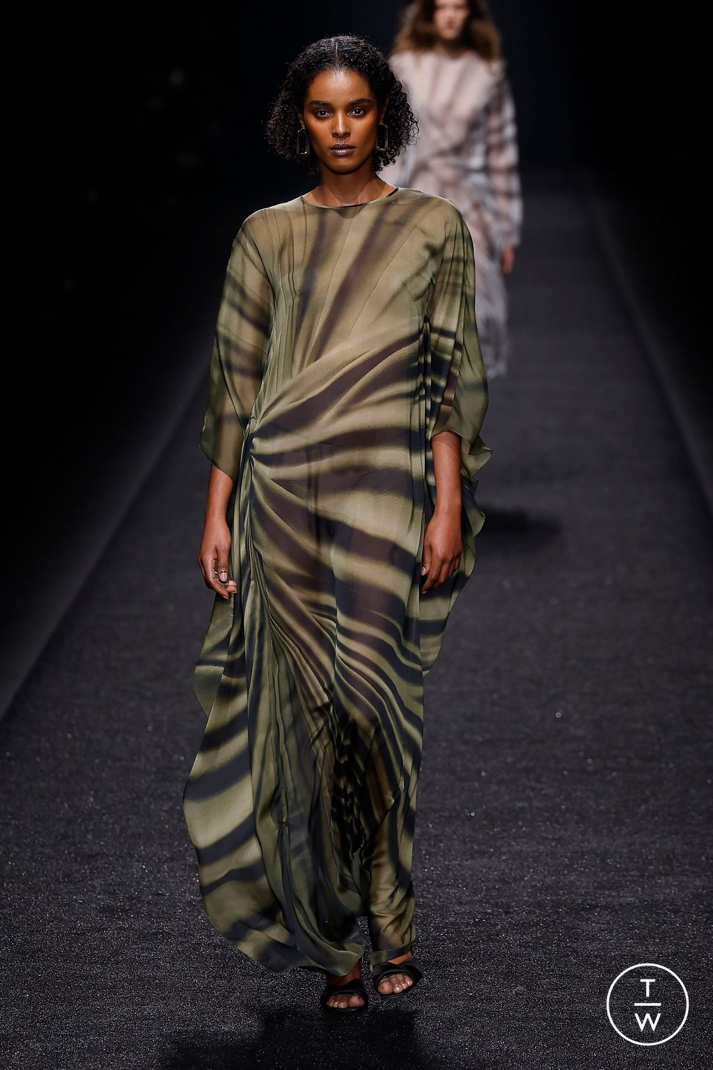 Fashion Week Milan Fall/Winter 2024 look 31 de la collection Alberta Ferretti womenswear