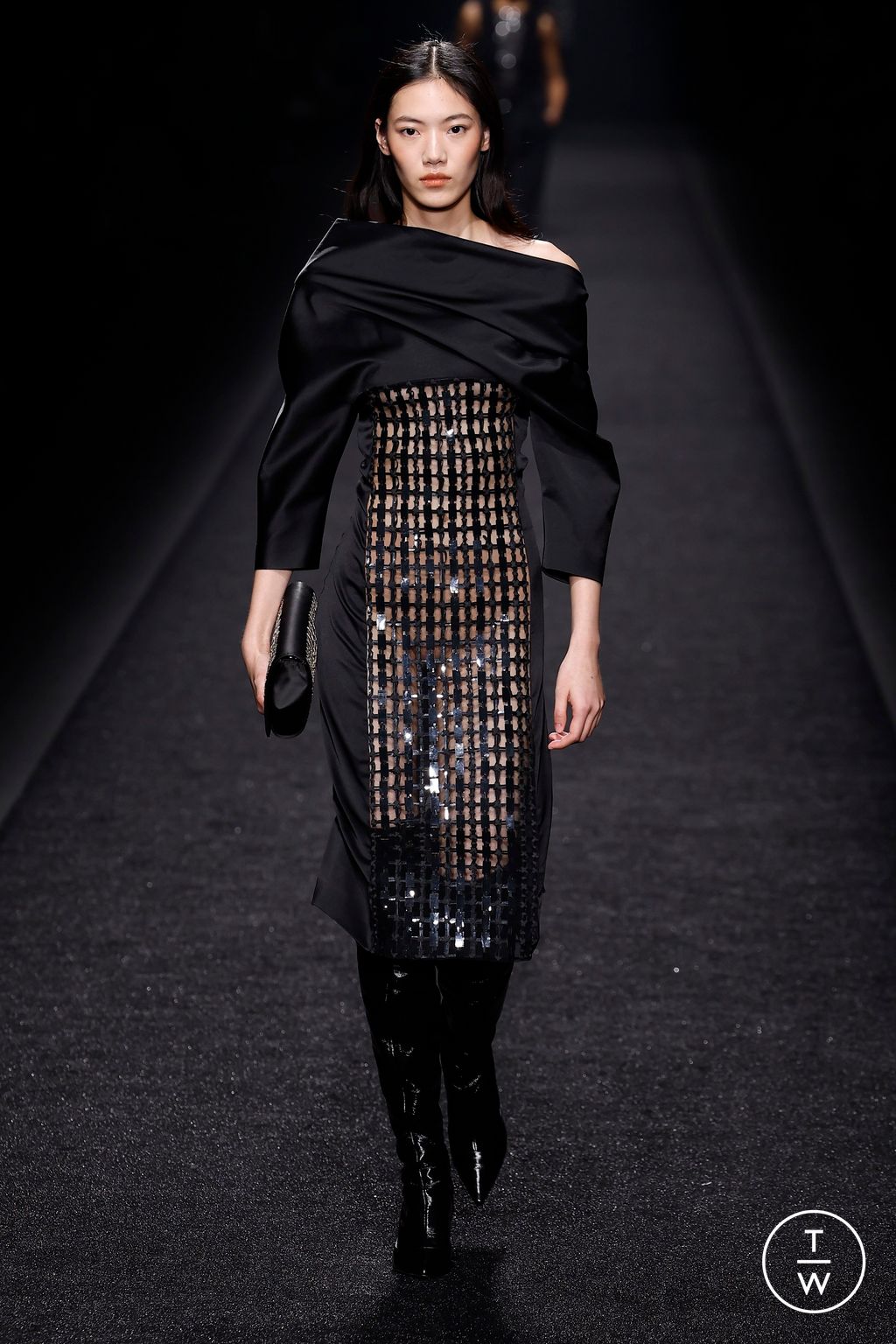 Fashion Week Milan Fall/Winter 2024 look 42 from the Alberta Ferretti collection 女装