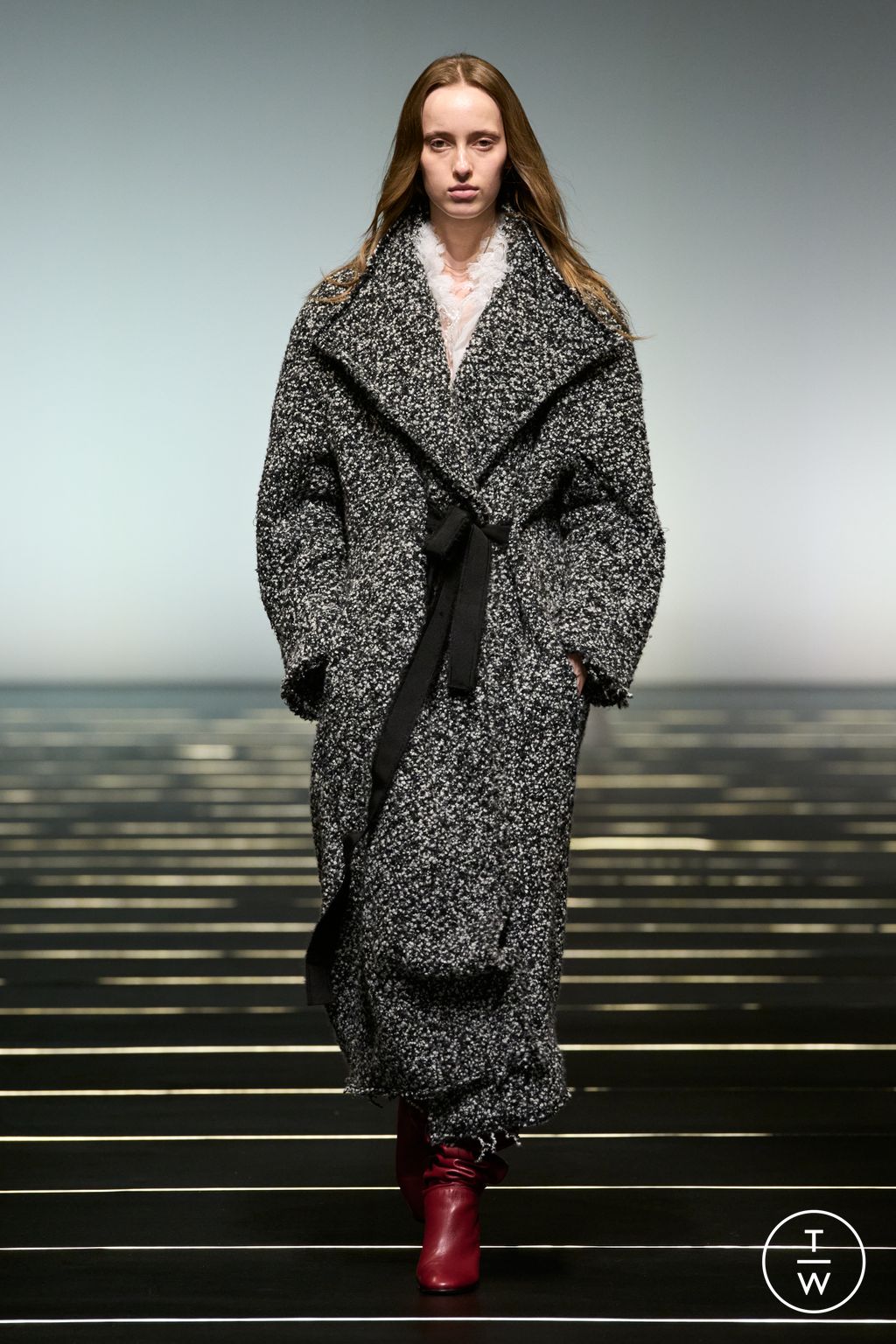 Fashion Week Milan Fall/Winter 2026 look 28 from the Alberta Ferretti collection womenswear