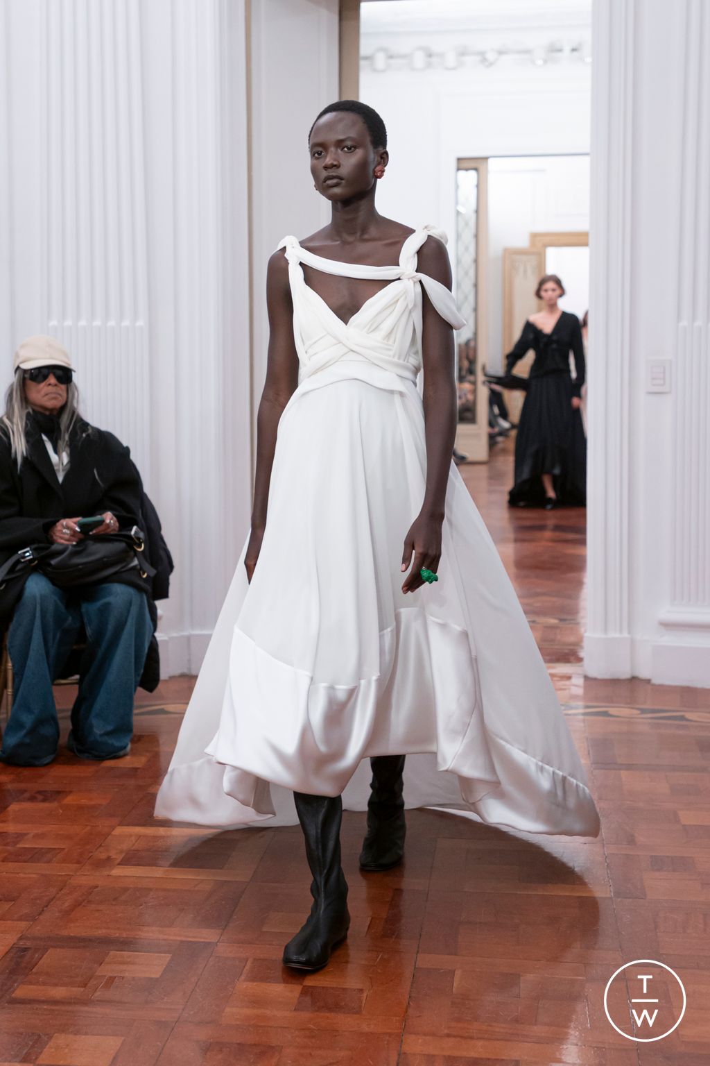 Fashion Week Milan Fall/Winter 2025 look 9 from the Alberta Ferretti collection womenswear