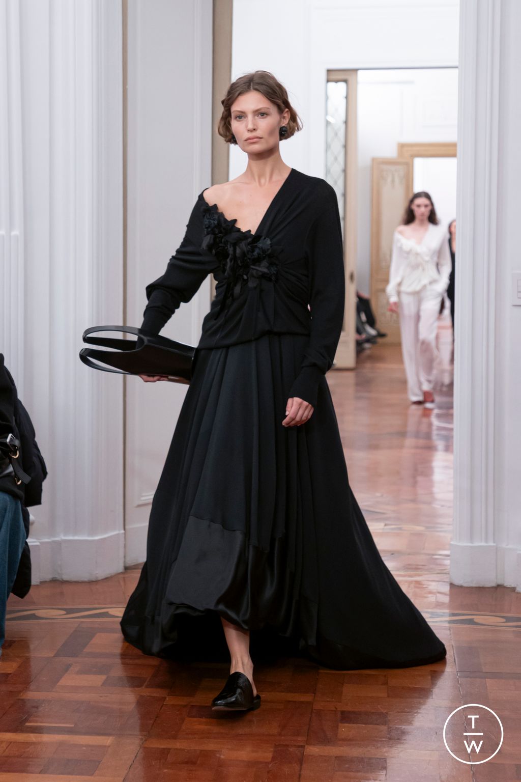 Fashion Week Milan Fall/Winter 2025 look 10 from the Alberta Ferretti collection womenswear