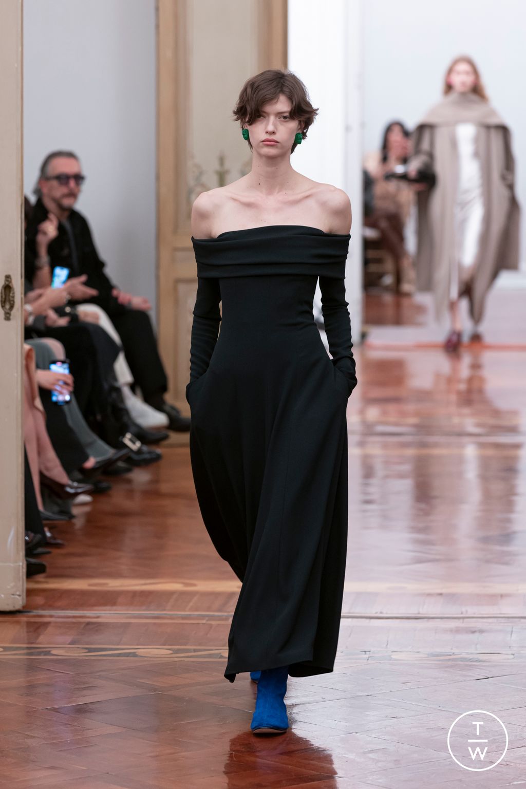 Fashion Week Milan Fall/Winter 2025 look 25 from the Alberta Ferretti collection womenswear